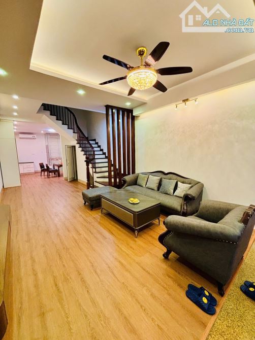 Bán nhà phân lô - Ô tô tránh phố Lạc Trung 66m 4 tầng giá 22.5 tỷ - 1