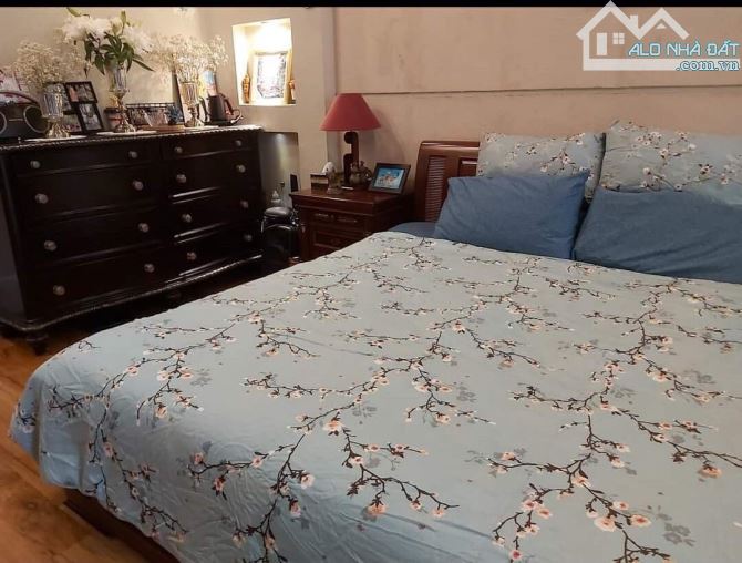 BÁN GẤP NHÀ 4 TẦNG PL NGÕ HUỲNH THÚC KHÁNG.DT:65M2.NGÕ Ô TÔ TRÁNH,CÓ VỈA HÈ,Ô TÔ CHẠY VÒNG - 1