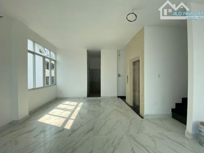 - bán gấp nhà mặt tiền Trần Huy Liệu- Giá: 33 tỷ TL- Diện tích: 6.7 x 14m KC 4 tầng - 1