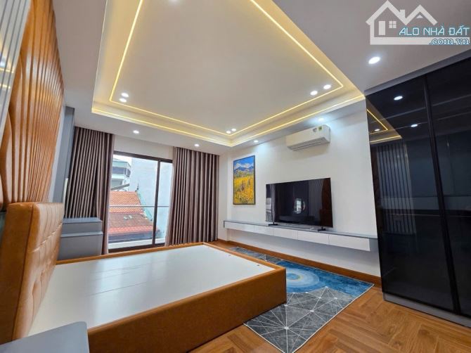 NGUYỄN_VĂN_CỪ - NGÕ THÔNG Ô TÔ - Ô TÔ VÀO NHÀ - LÔ GÓC - THANG MÁY - TẶNG NỘI THẤT SỊN MỊ - 1