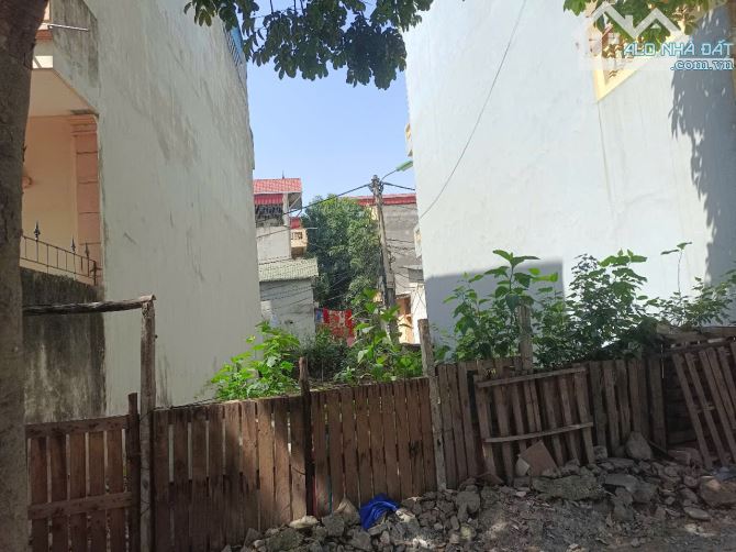 Bán đất mặt ngõ thông ô tô Đường Láng, Đống Đa. 112 m2, Mt 5,4m. Lô góc xây CCMN, VP. - 1
