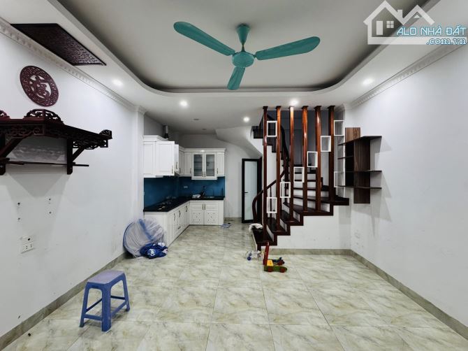 Bán nhà phân lô phố Miêu Nha, Tây Mỗ, Nam Từ Liêm 30m2 5 tầng mặt tiền 4.5m Giá 5.5 - 1