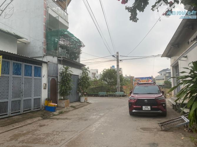Bán đất trống xây dựng ngay Đường 102 Tăng Nhơn Phú A - 1