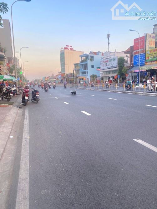 MẶT TIỀ.N LIỀN TÂ.N KỲ TÂ.N QUÝ - KINH DOANH - ( 4X20M ) - 1
