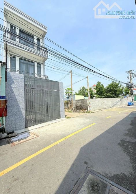 Bán Gấp Nhà 2 Mặt Tiền Đường Lê Hồng Phong Dĩ An Gần Ngã Ba Cây Điệp - 1