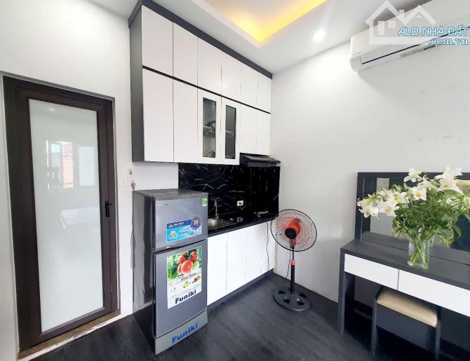 Bán căn hộ DV ngõ 78 Võ Chí Công, DT 61m, 6 tầng mới, MT 5.6m, giá 13 tỷ, cho thuê 45tr/th - 2