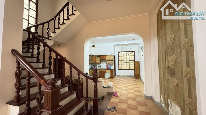 Nhà đẹp ở ngay Nguyễn Chí Thanh Đống Đa. Sổ A4 91m, 4 tầng 4 ngủ MT5m3 Giá 15.6 tỷ - 2