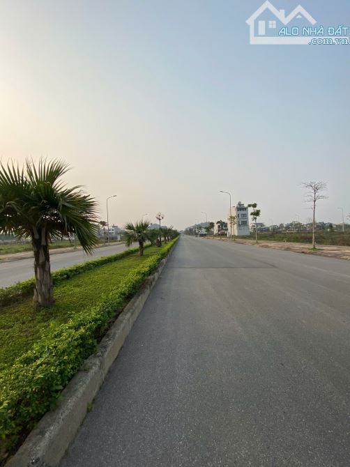 Cần bán lô đất đường 33m khu đô thị Nam Vĩnh Yên - 2