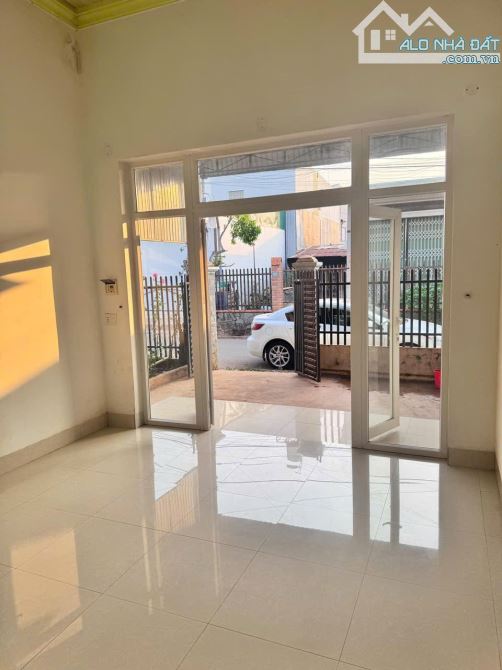 .  🏠🏠🏠 Nhà Hẻm Nguyễn Văn Linh 🏠🏠🏠  📌Diện tích: 5x23m; 📌Pháp lý: full thổ cư; 📌Hư - 2