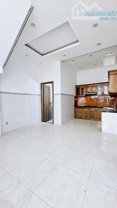 GIẢM 300TR, BÁN GẤP NHÀ 4 TẦNG, CẠNH CHUNG CƯ 4S,180M2, HẺM XE HƠI, LINH ĐÔNG CHỈ HƠN 5 TỶ - 2