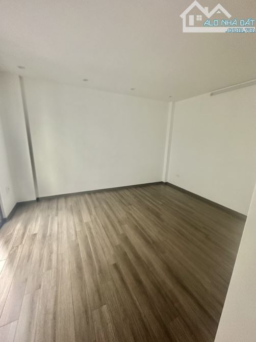 NHÀ ĐẸP ĐỦ CÔNG NĂNG PHỐ LÊ THANH NGHỊ - ĐÔNG ĐÚC TẤP NẬP - TRUNG TÂM - 2