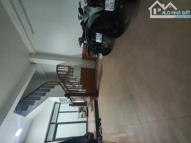 8,x tỷ MỸ ĐÌNH CÓ NHÀ CCMN 9 PHÒNG - 40 TR/TH, Ô TÔ 15M, GẦN PHỐ. - 2