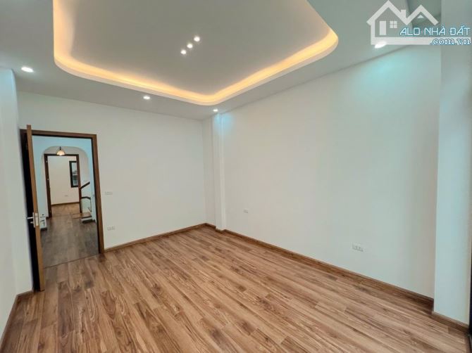 Bán gấp !! nhà Trương Định - Tân Mai 60m2-4T - 2