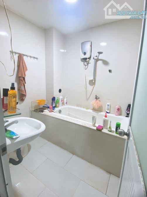 62m2 CHỬ ĐỒNG TỬ, hẻm 3m, ngang hơn 4m, 6ty89 - 2