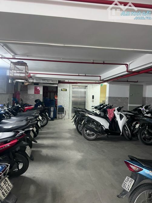 Bán Nhà Phố Trần Thái Tông - Cầu Giấy 141m2 Mặt Tiền 8m, Gara, Vỉa Hè, Kinh Doanh - 105Tỷ - 2
