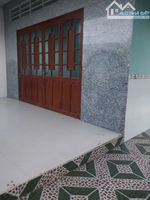 Nhà 9x20 full thổ cư, SHR, đường ôtô gần QL1A, KCN