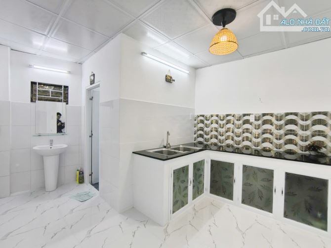 CẦN GẤP bán nhà trống dọn vô ở cạnh Đường số 3 hxh thông Ng.Kiệm G.Vấp 2tầng 110m2 hơn 4tỷ - 2