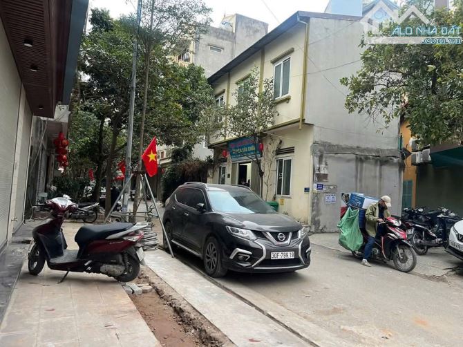 SIÊU PHẨM DV MỖ LAO-HÀ ĐÔNG,PHÂN LÔ Ô TÔ ĐỖ CỬA,VIEW VƯỜN  HOA,52M2,MT5M,GIÁ 12,4 TỶ - 2