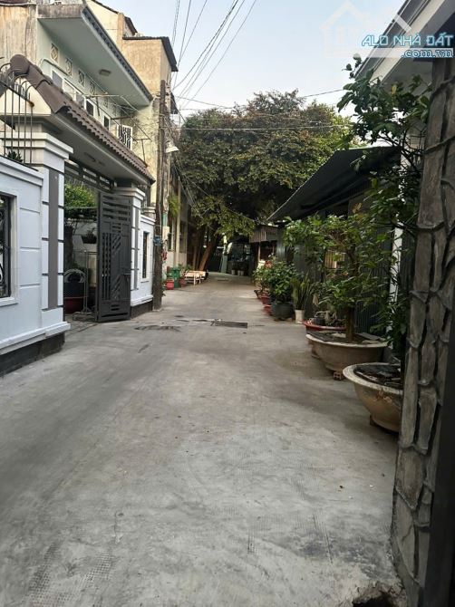 Cần bán gấp hxh rẻ nhất khu vực đường Đông Hưng Thuận 02, dt:4x18 giá chỉ 5.5 tỷ TL - 2