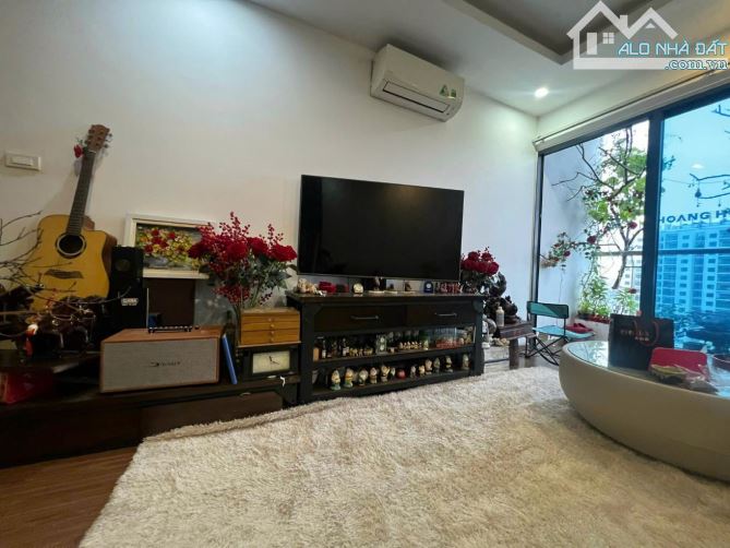 Bán căn hộ 2 ngủ 101m2 tại tổ hợp Gold Season 47 Nguyễn Tuân, Quận Thanh Xuân - 2