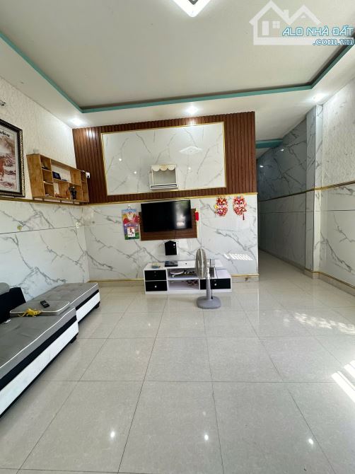 Ngộp bán gấp nhà cấp 4 đường Nguyễn Văn Khạ, 125m2, Sổ hồng riêng , giá chỉ 680 Triệu - 2