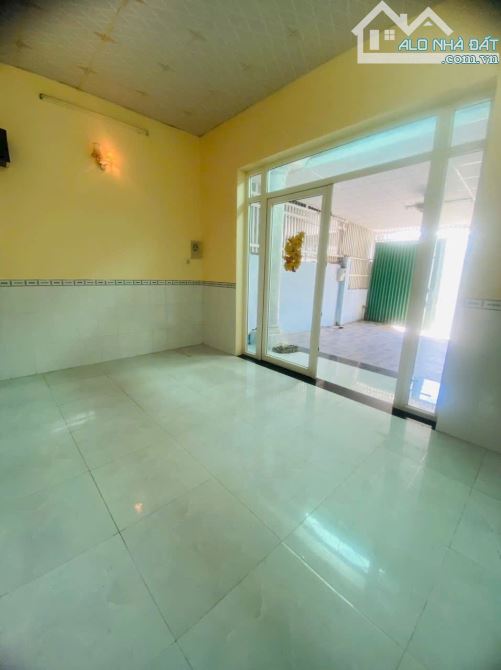 Hàng Hiếm, Bán gấp căn nhà đường Nguyễn Thị Lắng, Củ Chi, 110m2, Sổ hồng, 665 Triệu - 2