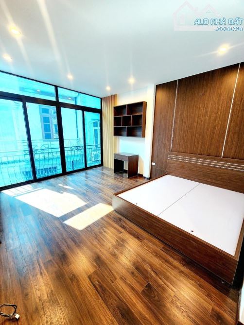 Bán Nhà Thạch Bàn  52m 4 tầng Dân xây chắc nịch 7,18 tỉ - 2