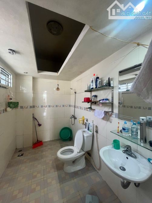 CẦN BÁN GẤP NHÀ MẶT NGÕ , LÔ GÓC Ở TRUNG TÂM CẦU GIẤY - 50M RA PHỐ - NHỈNH 8 TỶ - 2