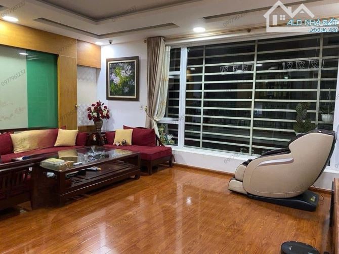 ĐI XEM NGAY CĂN NHÀ ĐẸP PHẠM TUẤN TÀI 70m2 × MT 5,9m. 2 Ô TÔ TRÁNH TRƯỚC NHÀ + VỈA HÈ