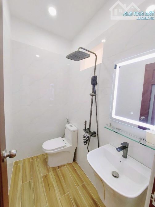 Gò Vấp, giảm 400tr-nhà 44m2, đẹp lung linh-có dòng tiền 160tr/năm-giá còn chì nhỉnh 5.5tỷ - 2