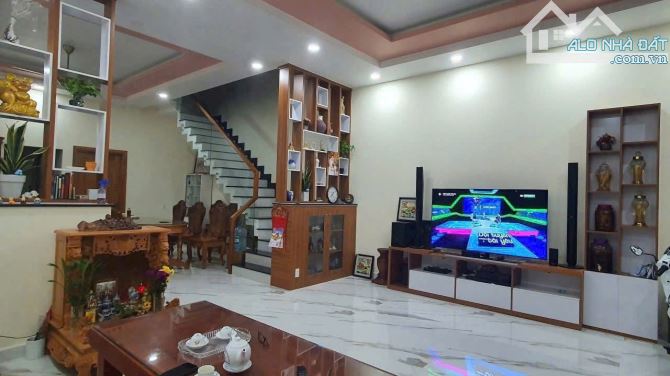 Bán nhà ĐẸP 3 tấm Dĩ An_TPHCM Tương lai,đường 2 xe hơi,gần chợ Đông Hòa - 2