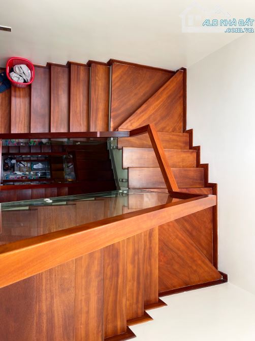 Nhà 4 tầng dân xây tuyến 2 Đỗ Nhuận 193 Văn Cao - 81m2 - Đường 12m - 3