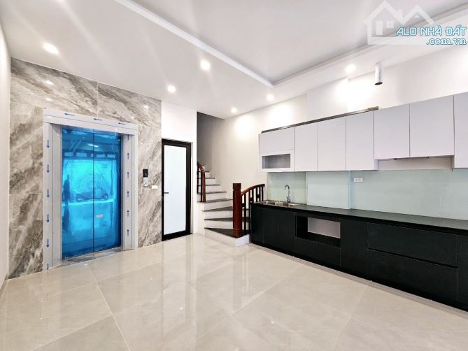 MAI PHÚC - PHÚC ĐỒNG - THANG MÁY - NHÀ 5 TẦNG MỚI - S: 75M2 - MT:4,1M - 8Đ3 - 3