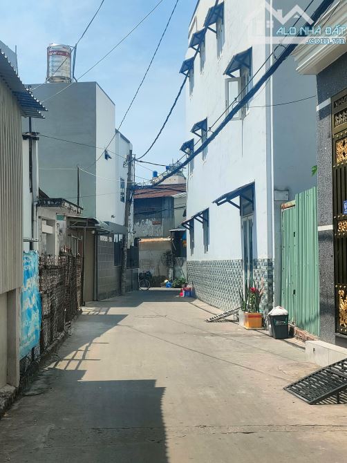NHÀ 2 TẦNG – HẺM XE HƠI – GIÁP GÒ VẤP & TÂN BÌNH – CHỈ NHỈNH 4 TỶ - 3