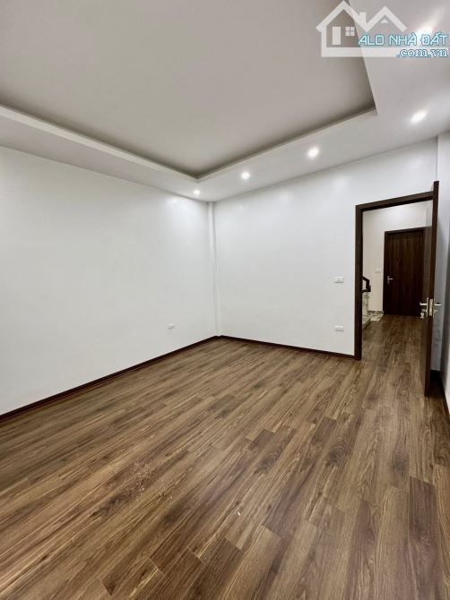 Mặt ngõ Láng, 10m ra ô tô tránh, ngõ thông, KD đỉnh, 52m 4 tầng 3.9m mặt, Giá 14 tỷ. - 3