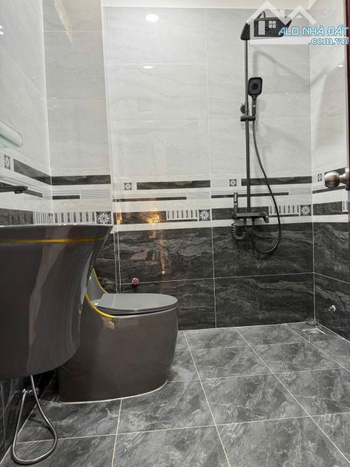 Bán nhà ./1A Nhiêu Tứ, Phú Nhuận, 37M2, 6x6, 4 tầng, Hẻm 3M, Nhỉnh 7 tỷ (thương - 3