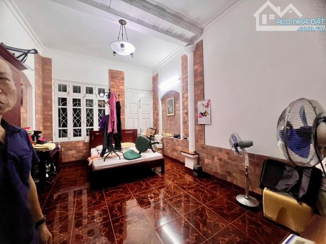 BÁN NHÀ MẶT NGÕ TÂY SƠN - ĐỐNG ĐA 80m2 - 4T - MT 4.2m - 19.8 TỶ - Ô TÔ VÀO NHÀ - SỔ NỢ HẬU - 3