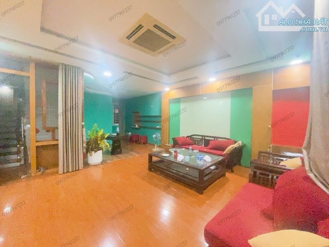 ĐI XEM NGAY CĂN NHÀ ĐẸP PHẠM TUẤN TÀI 70m2 × MT 5,9m. 2 Ô TÔ TRÁNH TRƯỚC NHÀ + VỈA HÈ