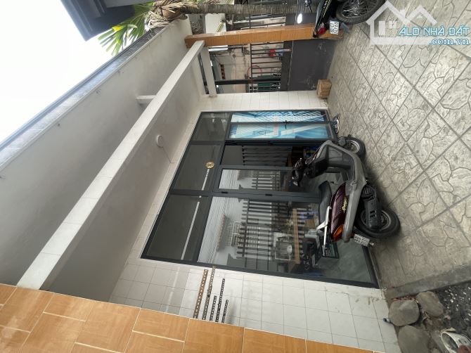 Bán nhà cấp 4 - đang cho thuê 6 triệu/tháng Hẻm ô tô, khu dân cư hiện hữu - 3