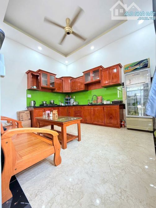 Bán Gấp Nhà 2 Mặt Tiền Đường Lê Hồng Phong Dĩ An Gần Ngã Ba Cây Điệp - 3