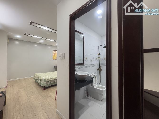🏡 Nhà mặt tiền Đinh Tiên Hoàng- 6PN + 5WC - 4