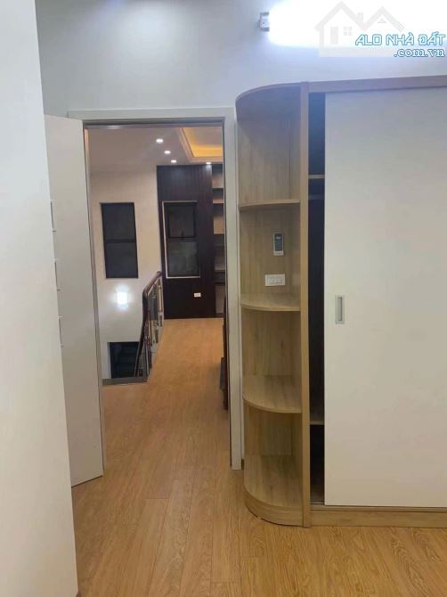Nhà đẹp ở ngay Dịch Vọng Hậu Cầu Giấy. Sổ 50m, 5 tầng 8 ngủ MT9m Giá 11 tỷ - 4