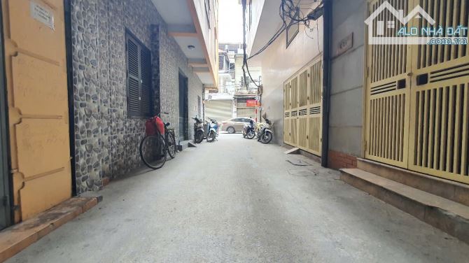 NHÀ ĐẸP HOÀNG CẦU - VỊ TRÍ VÀNG - Ô TÔ VÀO NHÀ - KINH DOANH. - 4