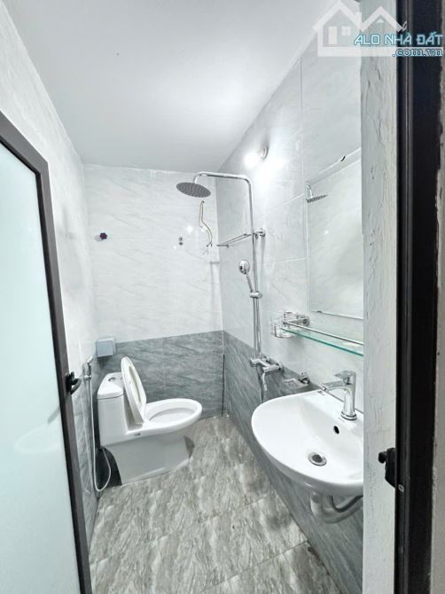 Nhà Đẹp 5 Tầng, Vị Trí Đắc Địa Hoàng Mai - Chỉ 6.2 Tỷ - 4