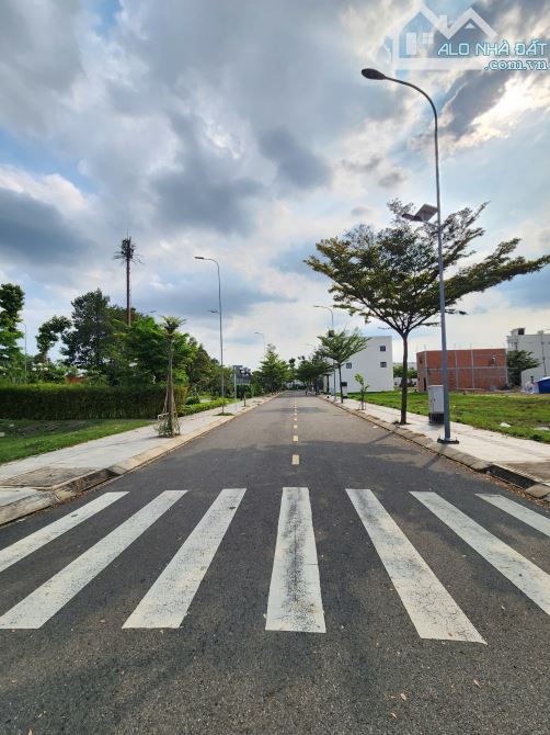 Bán lô góc kế công viên 6.3x15m, đường N2 KDC Icon Central p.Tân Đông Hiệp - 4