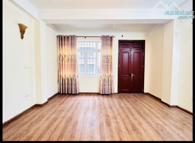 Thánh địa Mậu Lương, Hà Đông. 60m2, 5 tầng, mt 5m, đường 15m Sau nhà là sân bóng. 16.2 tỷ - 4