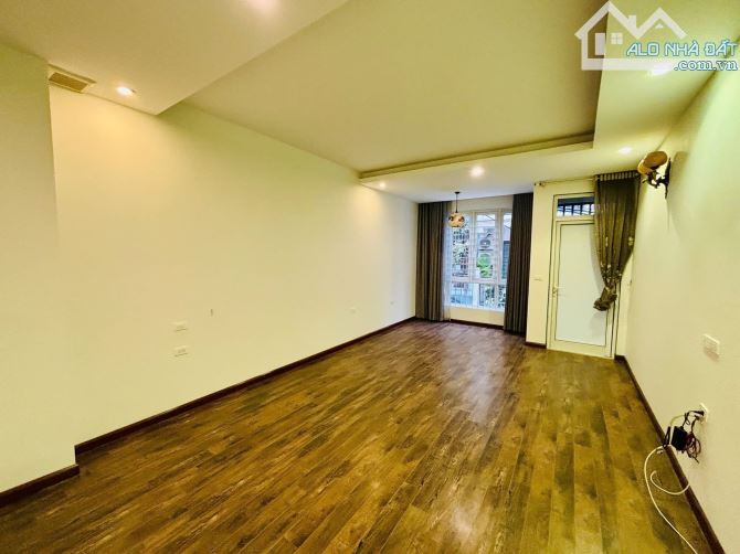 Bán nhà phân lô - Ô tô tránh phố Lạc Trung 66m 4 tầng giá 22.5 tỷ - 4