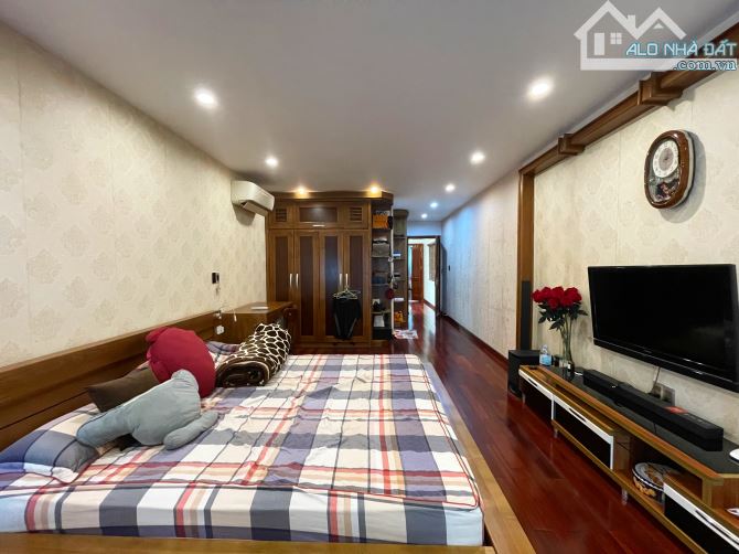 Nhà 4 tầng dân xây tuyến 2 Đỗ Nhuận 193 Văn Cao - 81m2 - Đường 12m - 5