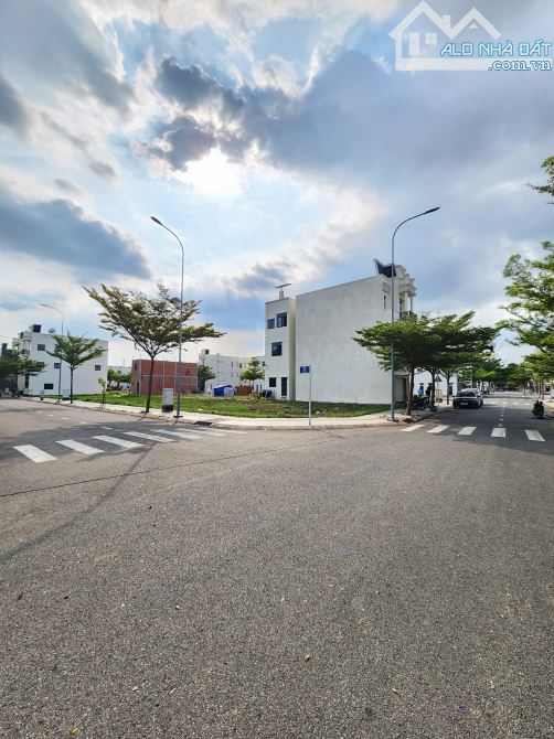 Bán lô góc kế công viên 6.3x15m, đường N2 KDC Icon Central p.Tân Đông Hiệp - 5