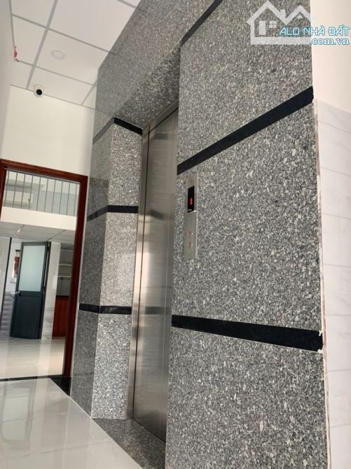 BÁN NHÀ TRỌ MTKD 6 TẦNG - THU NHẬP 40TR / THÁNG - CÓ THANG MÁY - 5